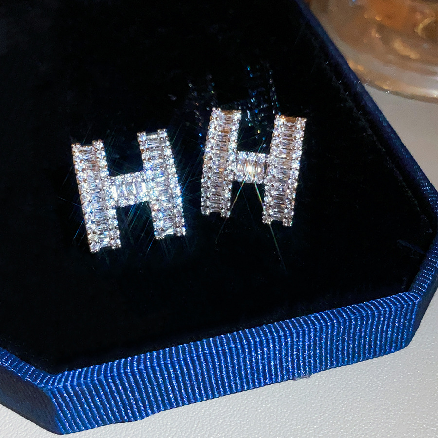 Silver needle zircon letter pendant light luxury high-end designer niche earrings, luxurious banquet jewelry for women - view 8