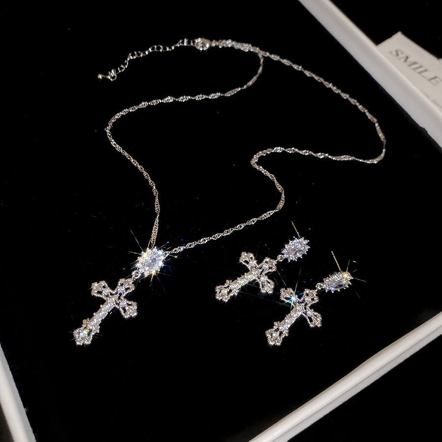 Cross Diamond Necklace for Women, Light Luxury Niche Trendy Cool Girl Choker, High-end Clavicle Chain, Hip-hop Style Accessory - view 8