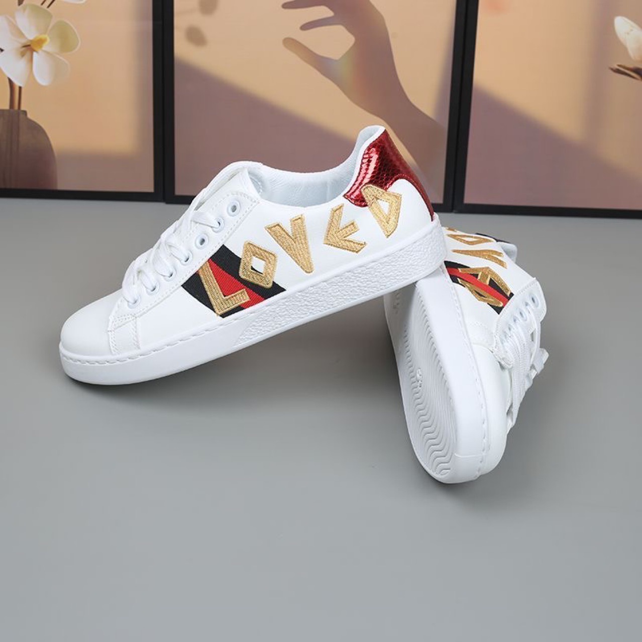 Designer Luxury Web Stripe White Casual Shoes Men LOVED Letter Embroidery Contrast Glossy Heel Anti Slip Rubber Sole Daily Footwear