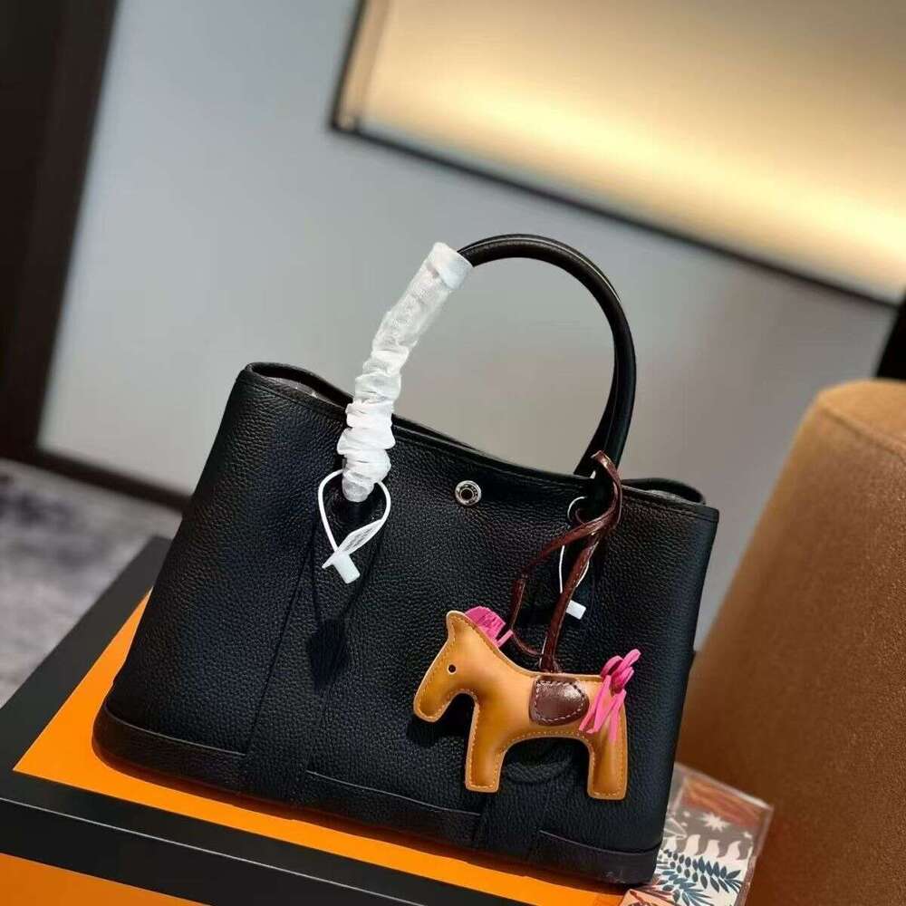 New Tote Cowhide Handbag Large Capacity Fashionable Women's Trendy Garden Bag Genuine Leather Shoulder Bag Fashion Underarm Bag Handbag