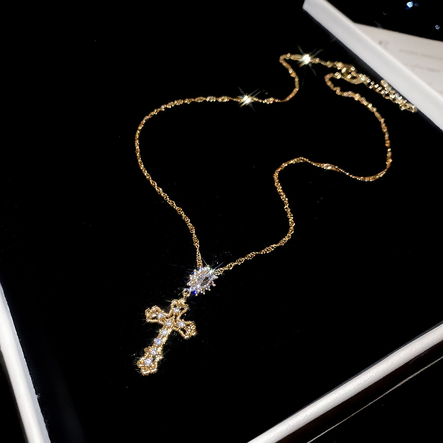 Cross Diamond Necklace for Women, Light Luxury Niche Trendy Cool Girl Choker, High-end Clavicle Chain, Hip-hop Style Accessory - view 9