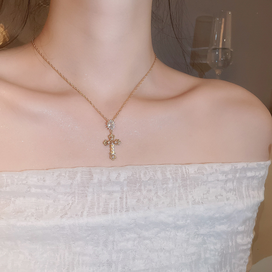 Cross Diamond Necklace for Women, Light Luxury Niche Trendy Cool Girl Choker, High-end Clavicle Chain, Hip-hop Style Accessory - view 5