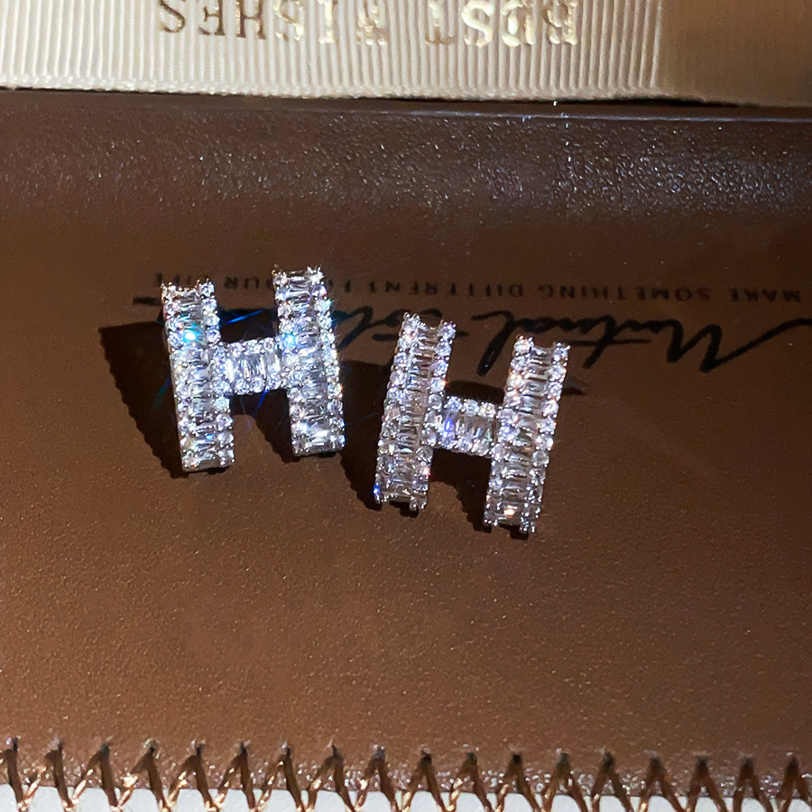 Silver needle zircon letter pendant light luxury high-end designer niche earrings, luxurious banquet jewelry for women - view 7