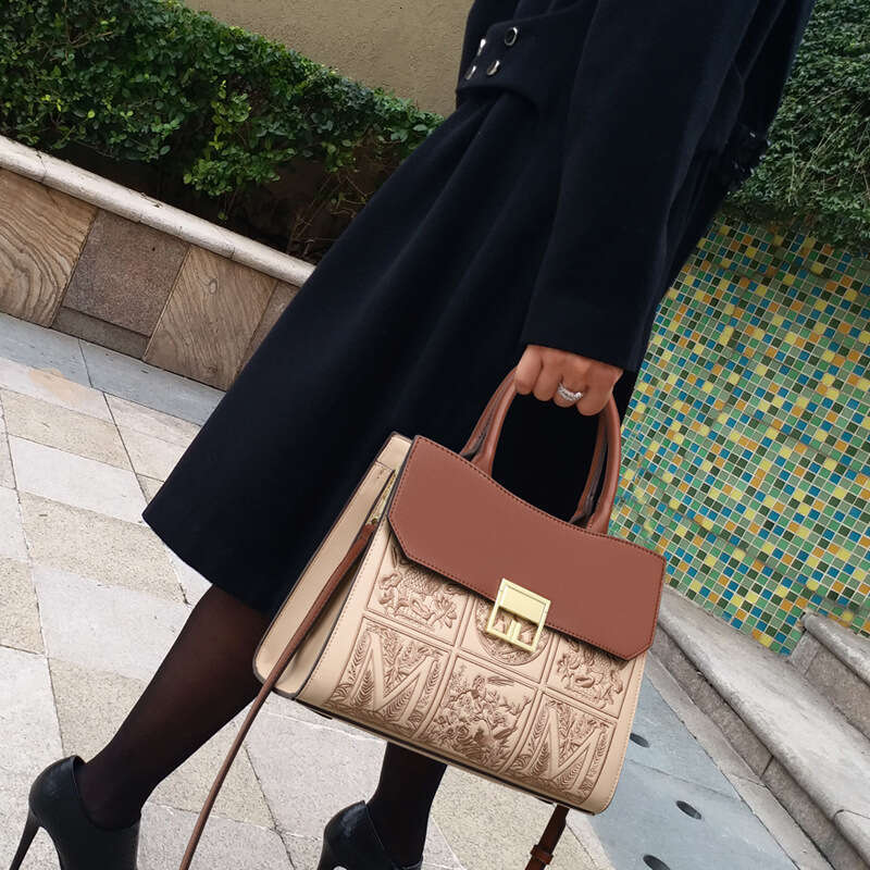 Women Vintage Style Embroidered High End Handbag Shoulder Crossbody Bag Large Capacity Niche Design SENYY