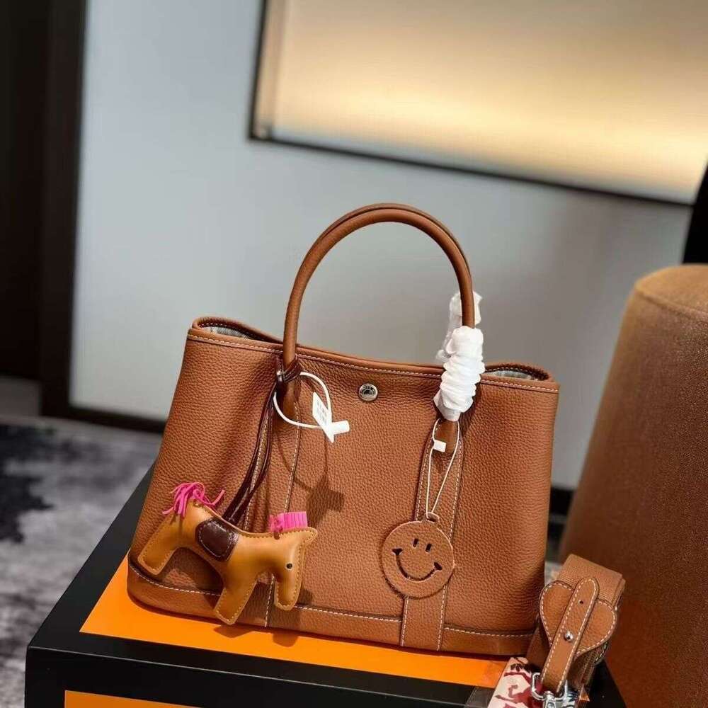 New Tote Cowhide Handbag Large Capacity Fashionable Women's Trendy Garden Bag Genuine Leather Shoulder Bag Fashion Underarm Bag Handbag