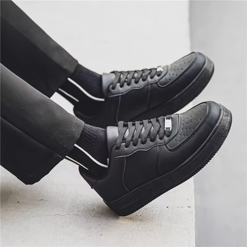 Men's breathable black shoes men's sneakers pure black work non-slip autumn 2026