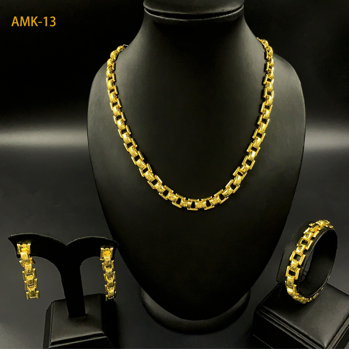 Dubai Jewelry Set 3Pcs Bracelet Necklace Earring Set 18K Gold Plated Necklace Fashion Bridal Wedding Party Gift 240913