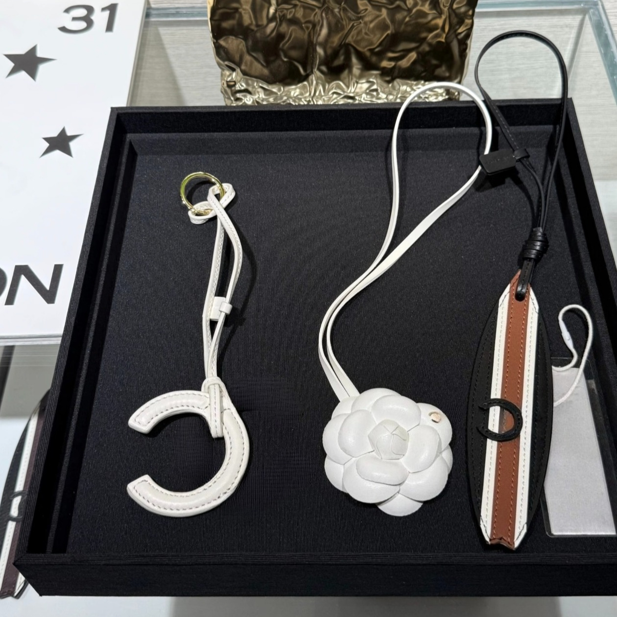 Luxury Classic Bag Charms for Women Premium Leather Keychains Bag Pendants Designer Keychain Elegant Retro Style Key Ring Trendy Accessory Holiday Gift
