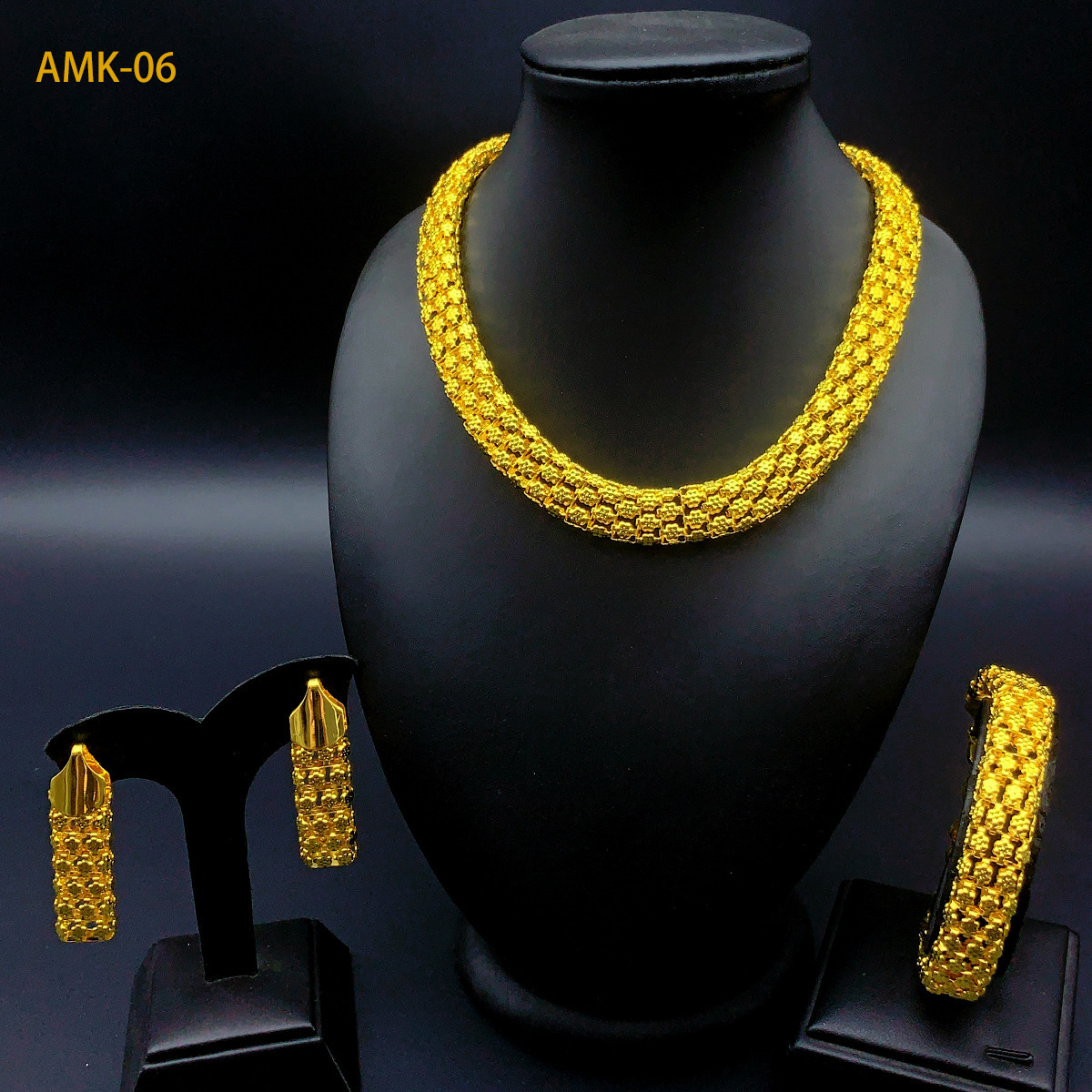 Dubai Jewelry Set 3Pcs Bracelet Necklace Earring Set 18K Gold Plated Necklace Fashion Bridal Wedding Party Gift 240913