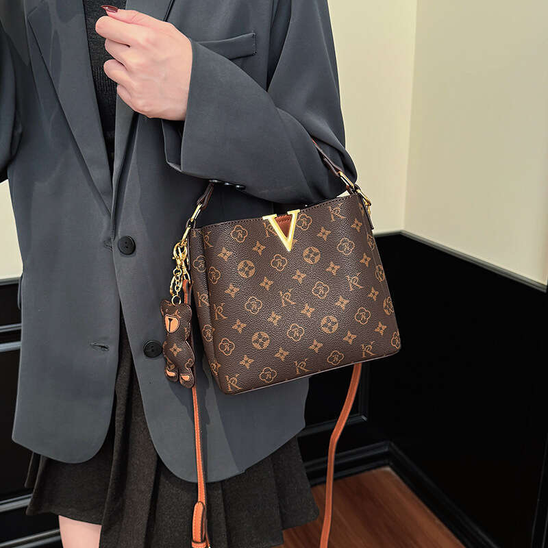TB BHULAMTE High-End Women's 2026 New Model, Light Luxury Bucket Versatile And Fashionable Commuter Handbag, Shoulder Bag, Crossbody Bag - view 4