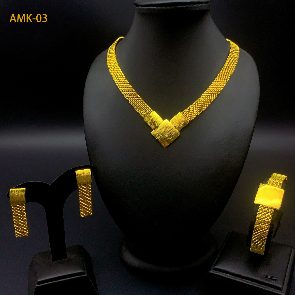 Dubai Jewelry Set 3Pcs Bracelet Necklace Earring Set 18K Gold Plated Necklace Fashion Bridal Wedding Party Gift 240913