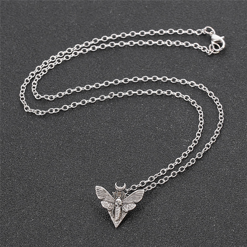 Moth pendant necklace made of zinc alloy an accessory for men and women everyday wear 230320z