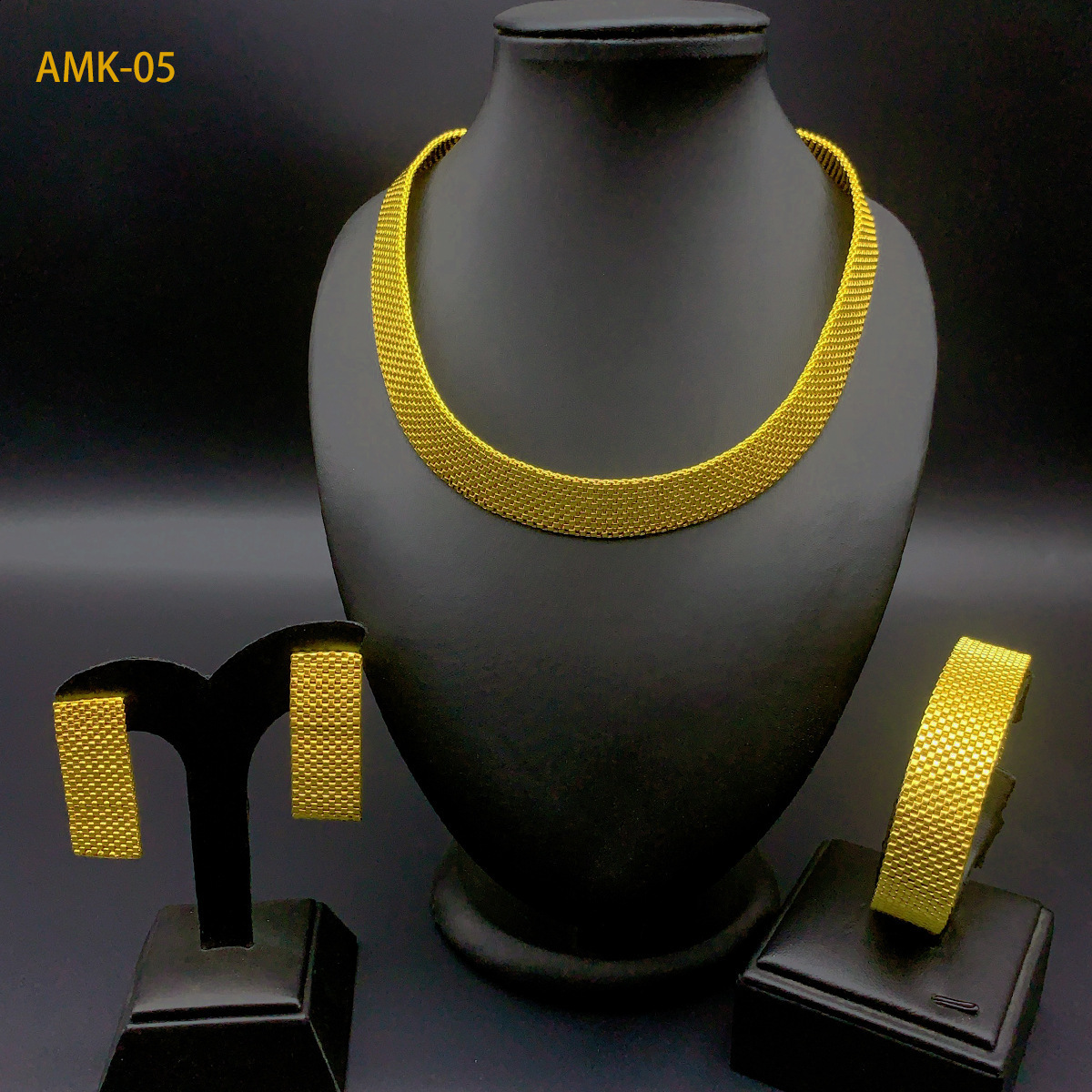 Dubai Jewelry Set 3Pcs Bracelet Necklace Earring Set 18K Gold Plated Necklace Fashion Bridal Wedding Party Gift 240913