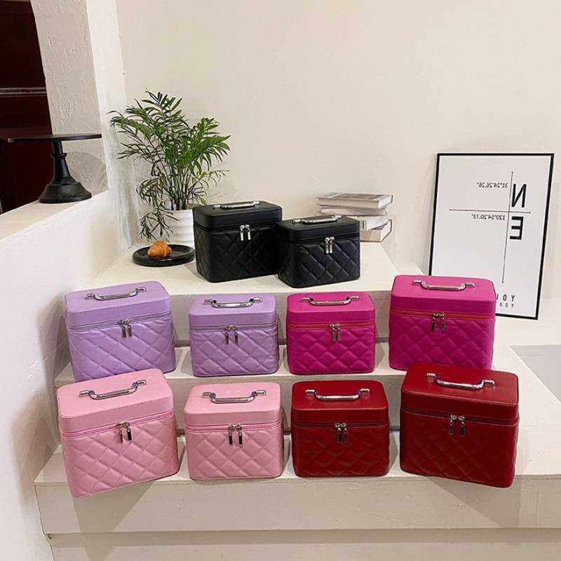 Designer Waterproof Quality Womens PU High Leather Cosmetic Bag Portable Cosmetic Case Large Capacity Make Up Travel Suitcase Organizer J260608 - view 3
