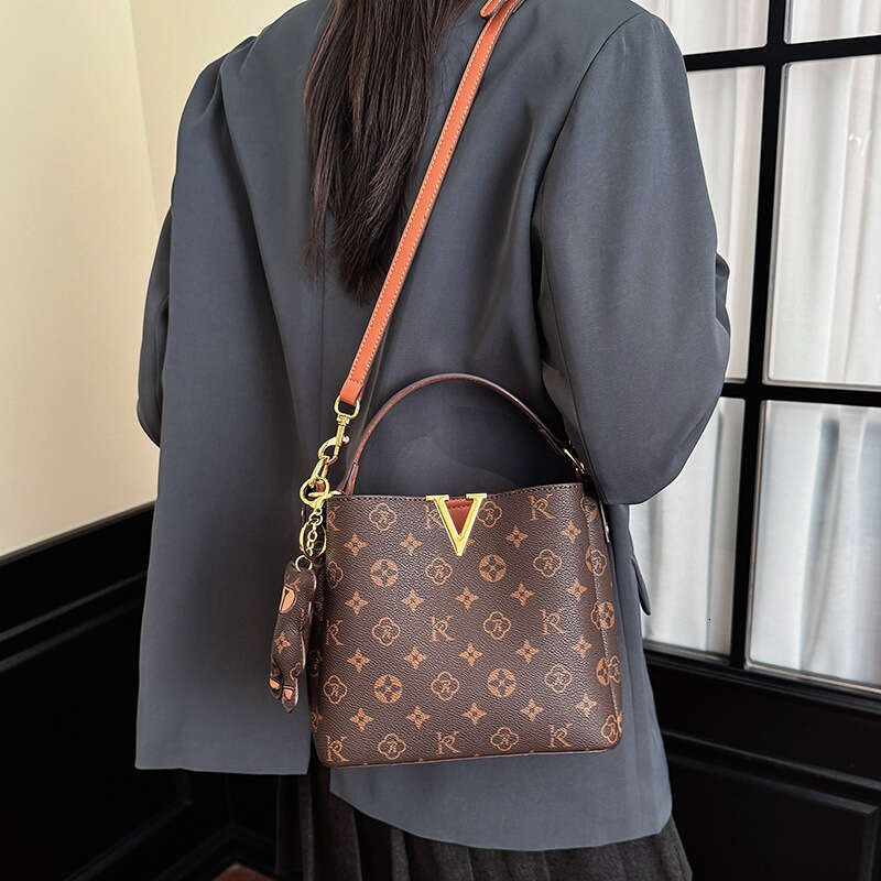 TB BHULAMTE High-End Women's 2026 New Model, Light Luxury Bucket Versatile And Fashionable Commuter Handbag, Shoulder Bag, Crossbody Bag - view 5