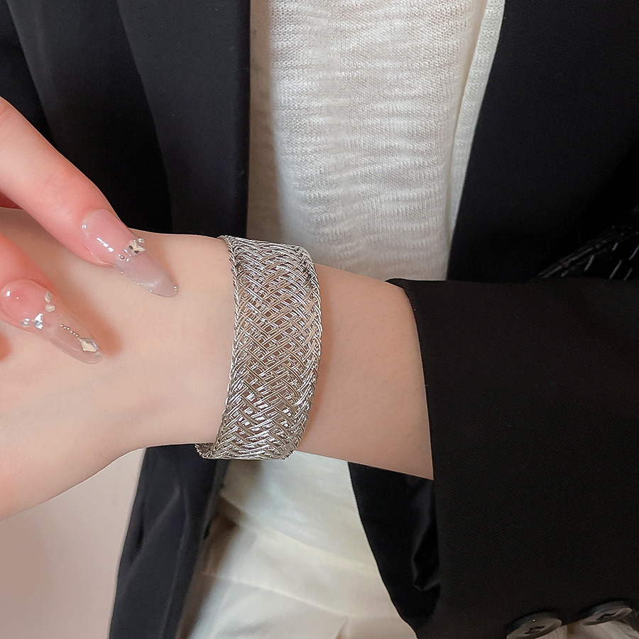 European American cross-border woven plaid open bracelet, exquisite and unique heavy-duty design, niche versatile women's jewelry - view 5
