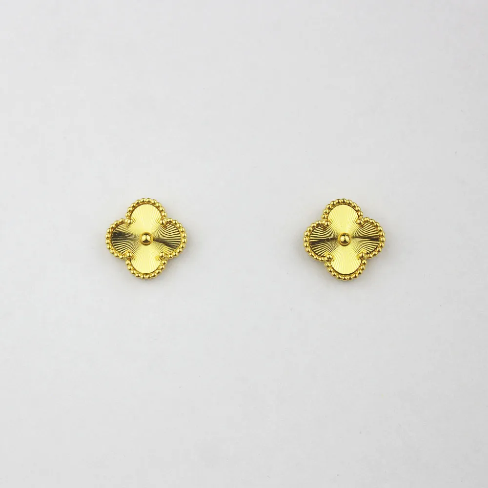 2026 popular Four leaf clover Earrings designer Flower white black red 18K gold Silver charm classic jewelry Earing lady mother gift not fading for women stud 15mm