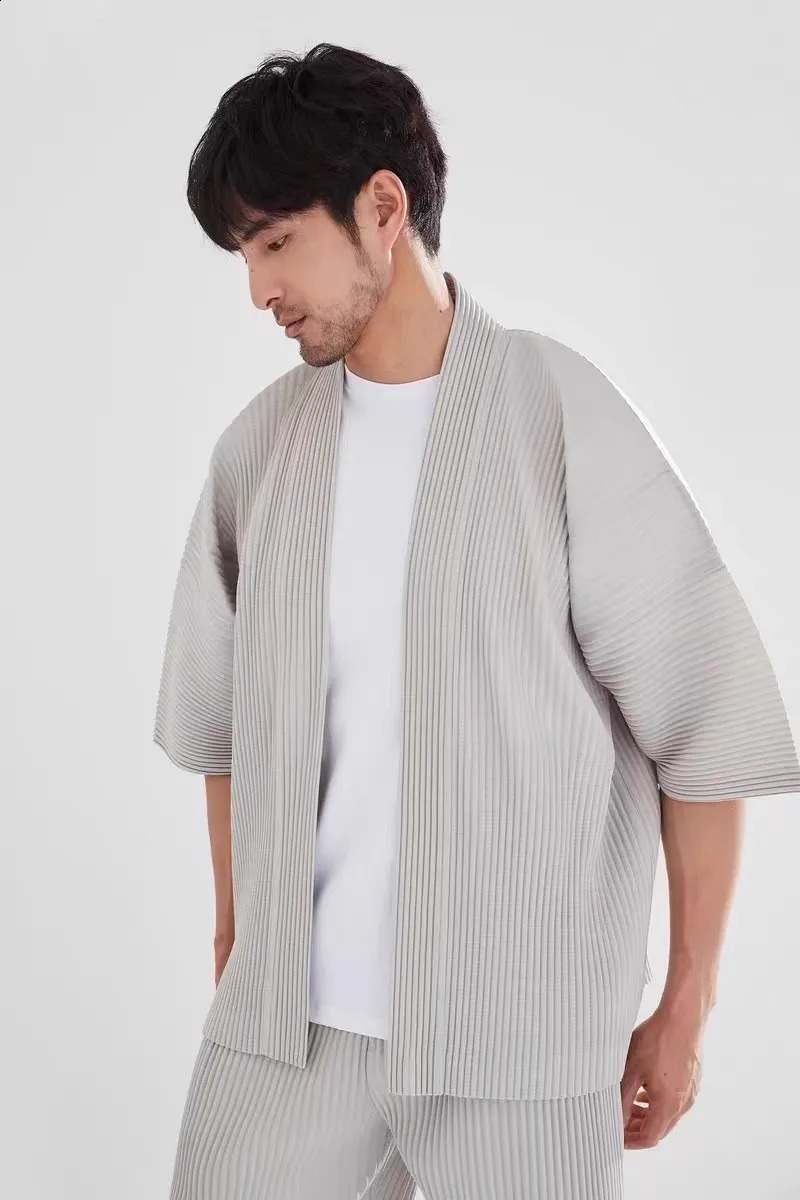 TOP QUALITY ISSEYS MIYAKES Pleated Half Sleeve Suit Dojo Summer Loose Large Size Short Jacket 260609 - view 7