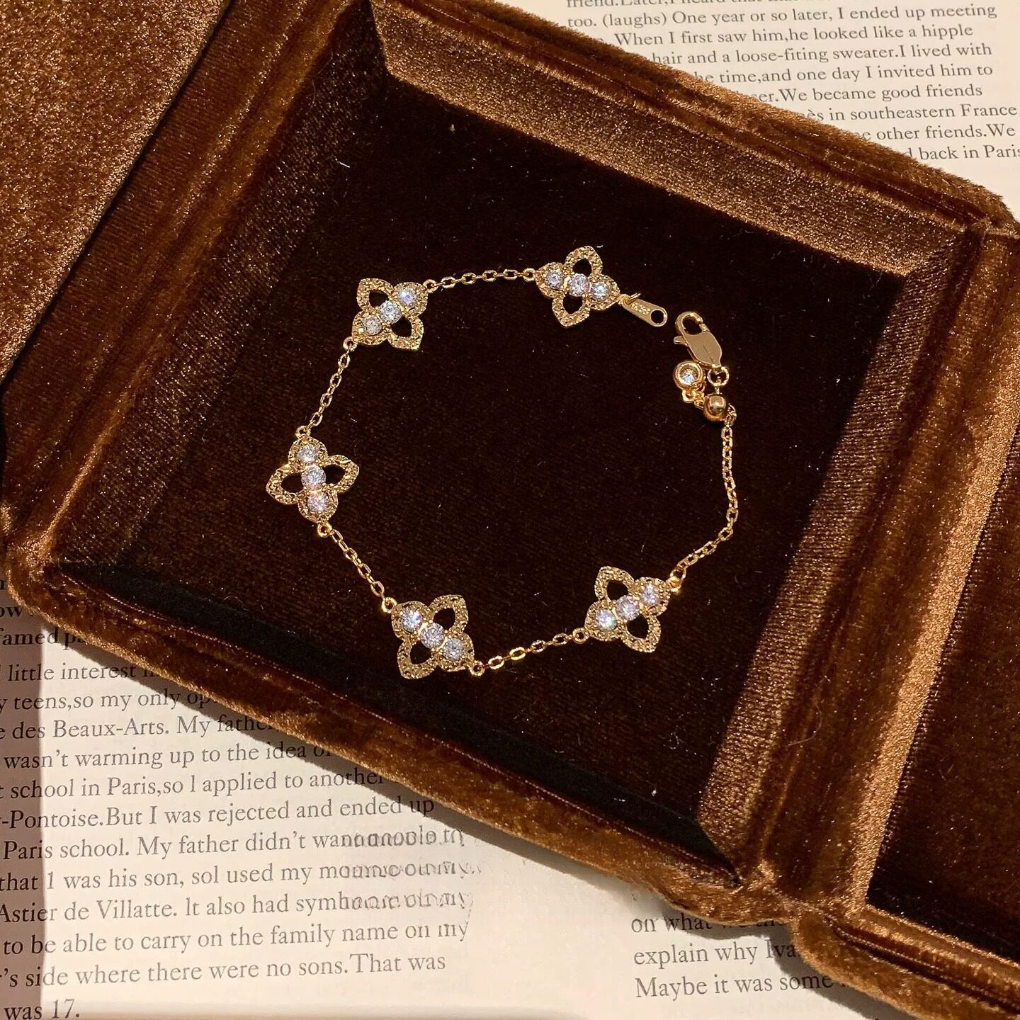 Vintage-style diamond-embellished flower bracelet, vintage charm, light luxury, high-end feel, exquisite and versatile jewelry - view 3