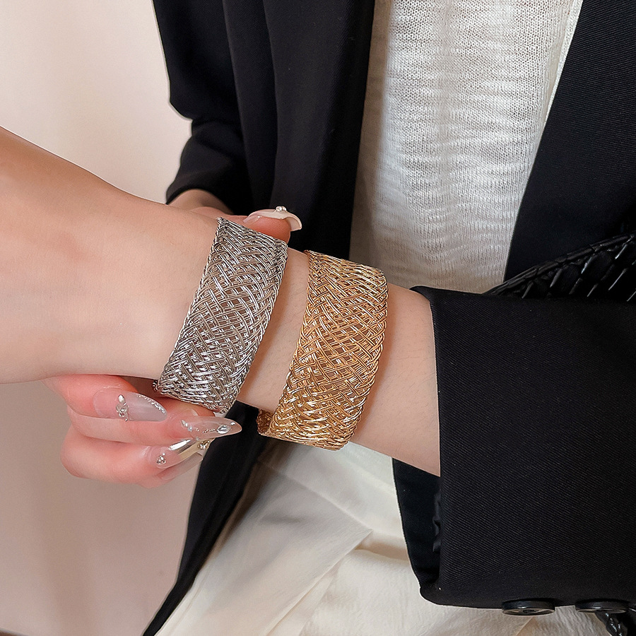 European American cross-border woven plaid open bracelet, exquisite and unique heavy-duty design, niche versatile women's jewelry - view 4