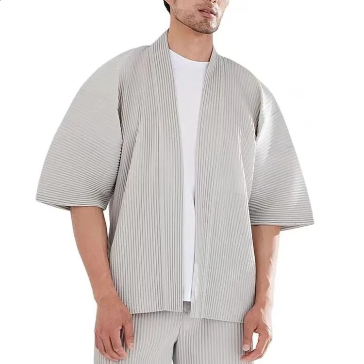 TOP QUALITY ISSEYS MIYAKES Pleated Half Sleeve Suit Dojo Summer Loose Large Size Short Jacket 260609 - view 3