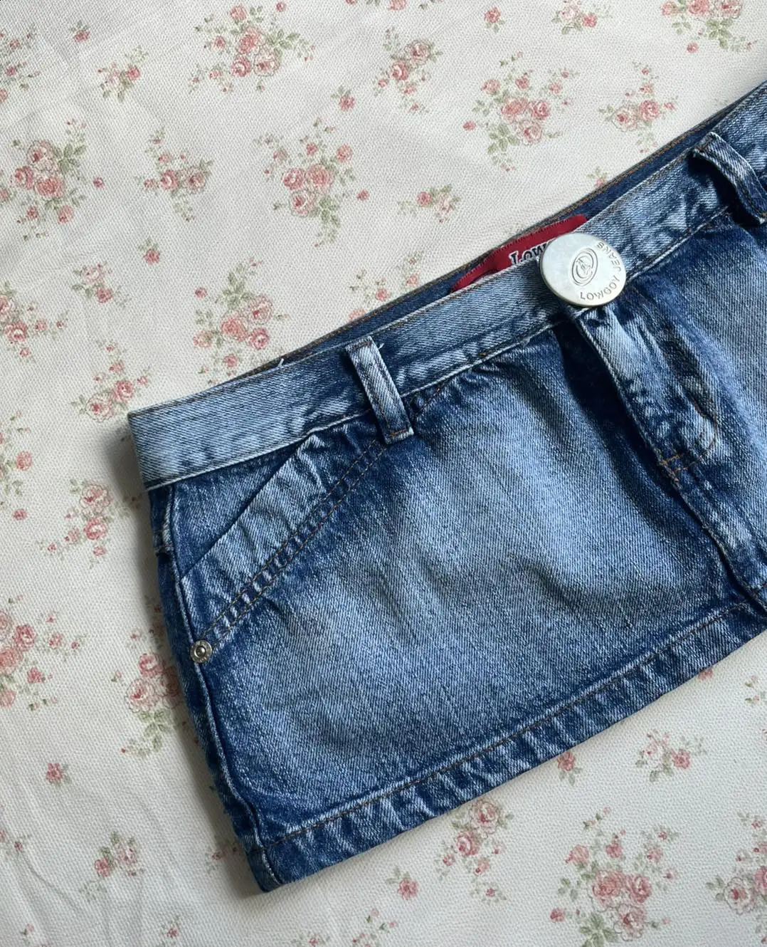 Y2K American Retro Blue Washed Denim Mini Skirt For Women Fashion Pocket Low Waist Metal Button Details Slim Casual Denim Skirt 260608 - view 5