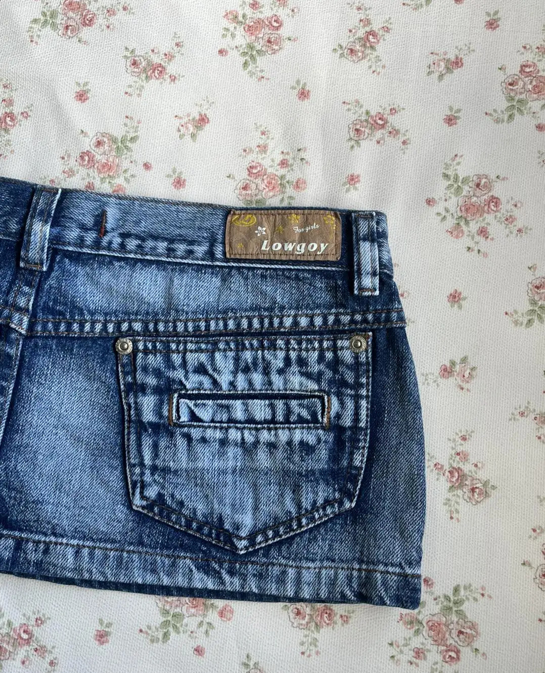 Y2K American Retro Blue Washed Denim Mini Skirt For Women Fashion Pocket Low Waist Metal Button Details Slim Casual Denim Skirt 260608 - view 6