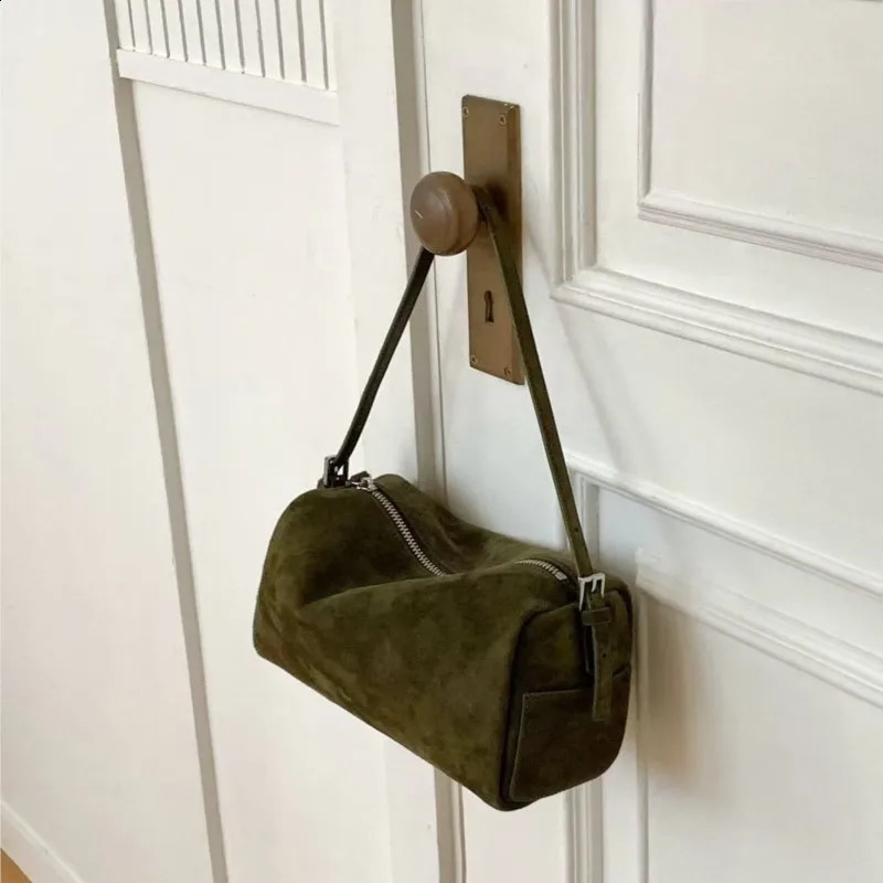 Korean Retro Green Pillow Handbag Women Suede Large Capacity Shoulder Bag Ladies Commute Versatile Crossbody Bag Chic Winter 260609