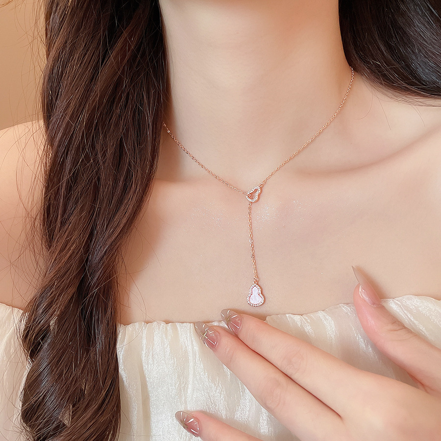 Fortune Gourd Mother-of-Pearl Necklace Accessory for Women, Summer Clavicle Chain, Light Luxury Niche Design, High-End Neck Chain Jewelry - view 5