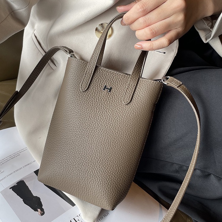 Women's Crossbody Phone Bag 2026 New Trendy Genuine Leather Shoulder Bag, High-end, Compact, Lightweight Cowhide Handbag