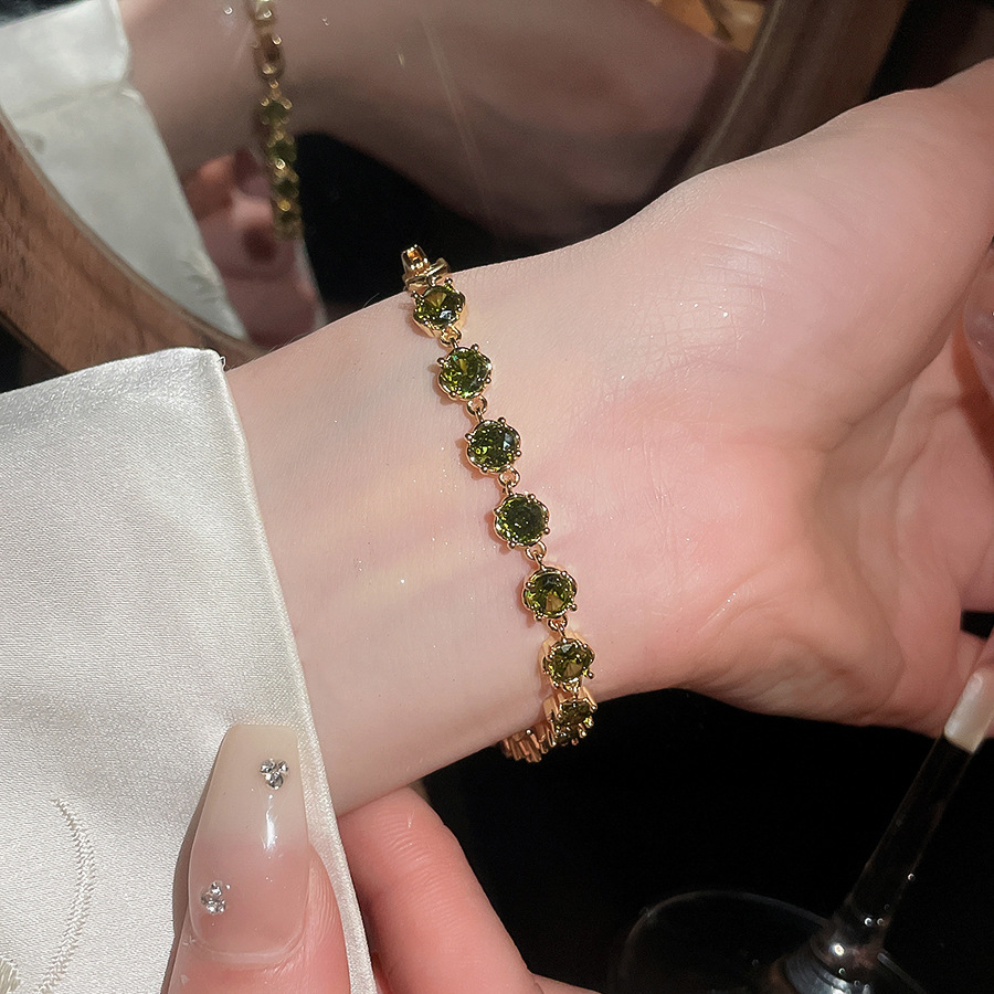 18k real gold plated zircon round clasp bracelet, fashionable, light luxury, high-end feel, versatile commuter jewelry for women - view 6