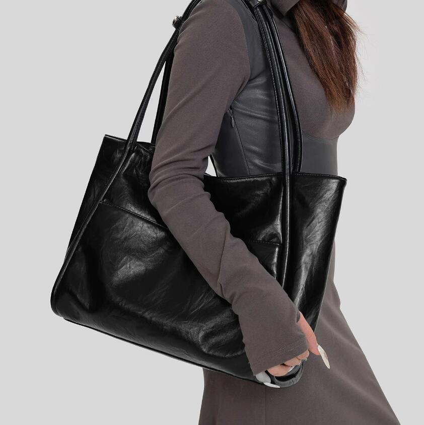 Shoulder Bags Crossbody bag Underarm bag High Quality Leather Designer tote branded handbag laptop beach shoulder casual F11