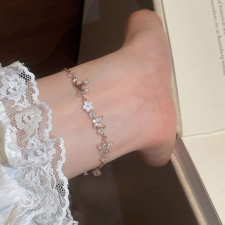 Hot-Selling Women's 2026 New Luxury Niche Exquisite Color-Retaining Butterfly Bracelet - view 4