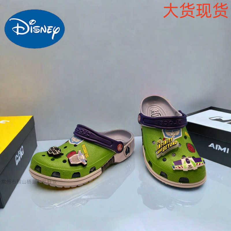 Disney cartoon co-branded Buzz Lightyear childrens clogs non-slip unisex parent-child casual beach sandals L260611