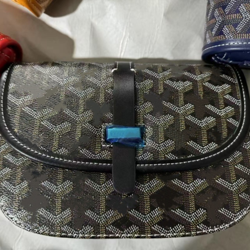 2026 Men Designer Shoulder Bags Man Messenger Bag Crossbody Purse Travel Outdoor Packs Male Luxurys bags Casual Cross Body book bag Men Fashion black AAAAAAAA