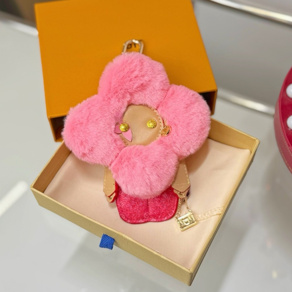 Designer Key Chain Women Plush Keychains Keyring Bags Charm Fur Doll Men Keychain Bag Accessories Luxury Lanyard Gifts