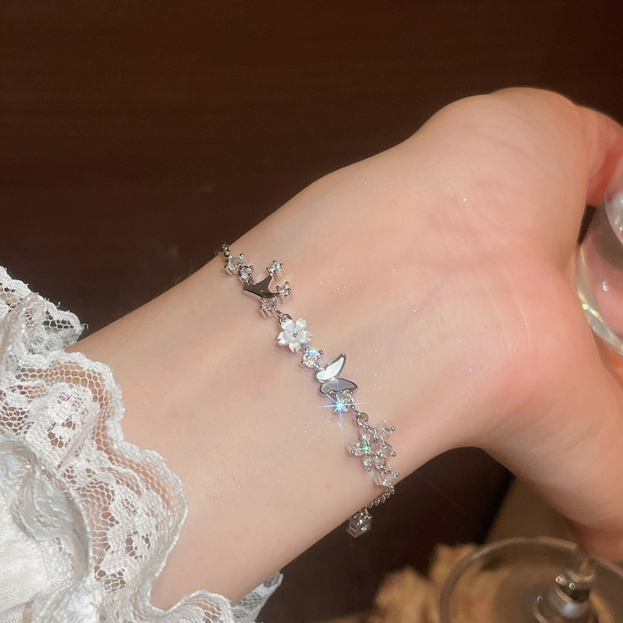 Hot-Selling Women's 2026 New Luxury Niche Exquisite Color-Retaining Butterfly Bracelet - view 3
