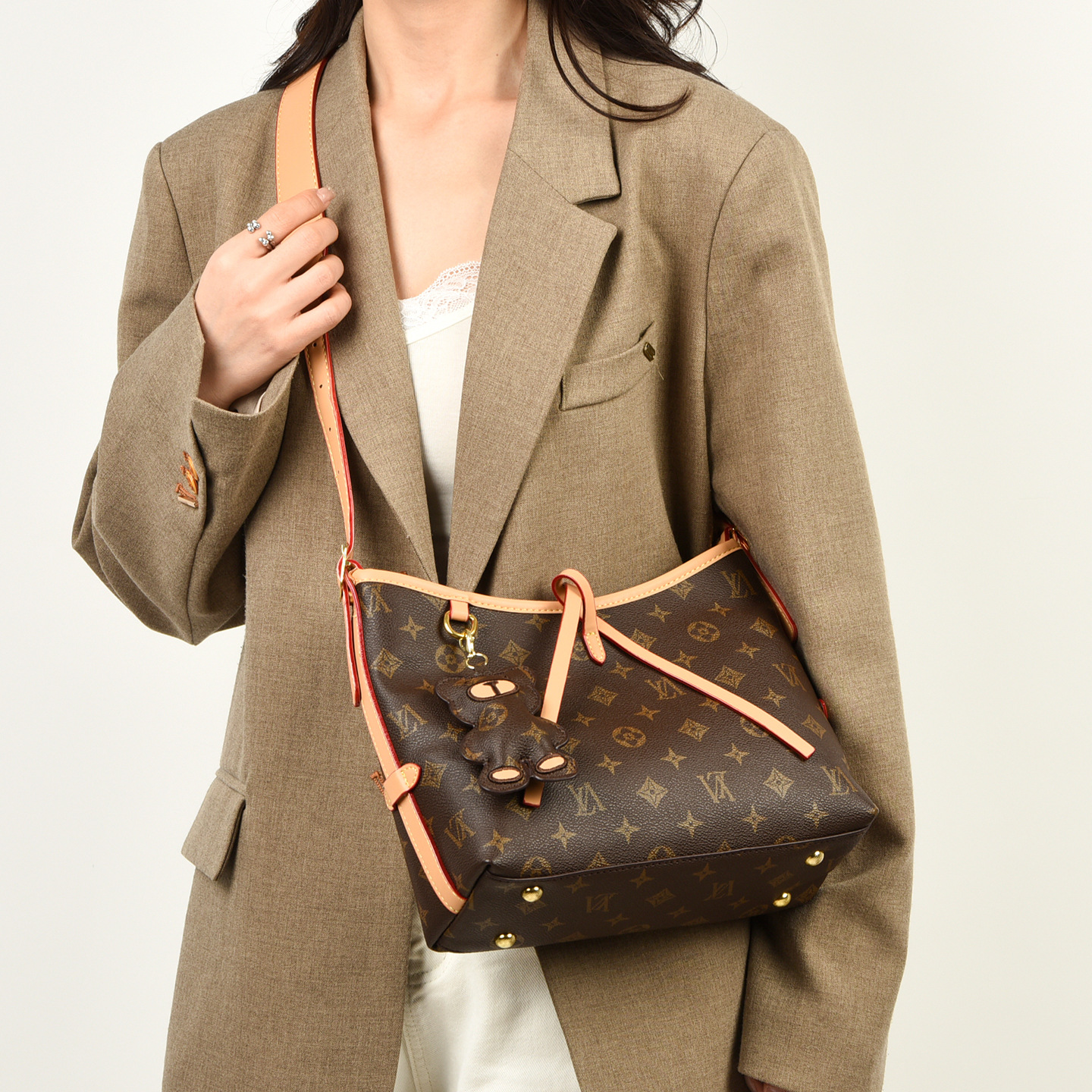 Luxury OULAIMEIZI 2026 New Retro Designer Casual Tote Bag Versatile Trendy Large Capacity Shoulder Bags for Women