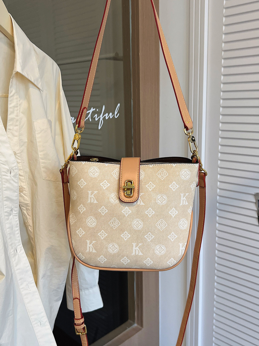 New Fashion Bag Letter Old Flower Lock Hand Carry Shoulder Diagonal Cross Bag Underarm Bag All Match Female 2026