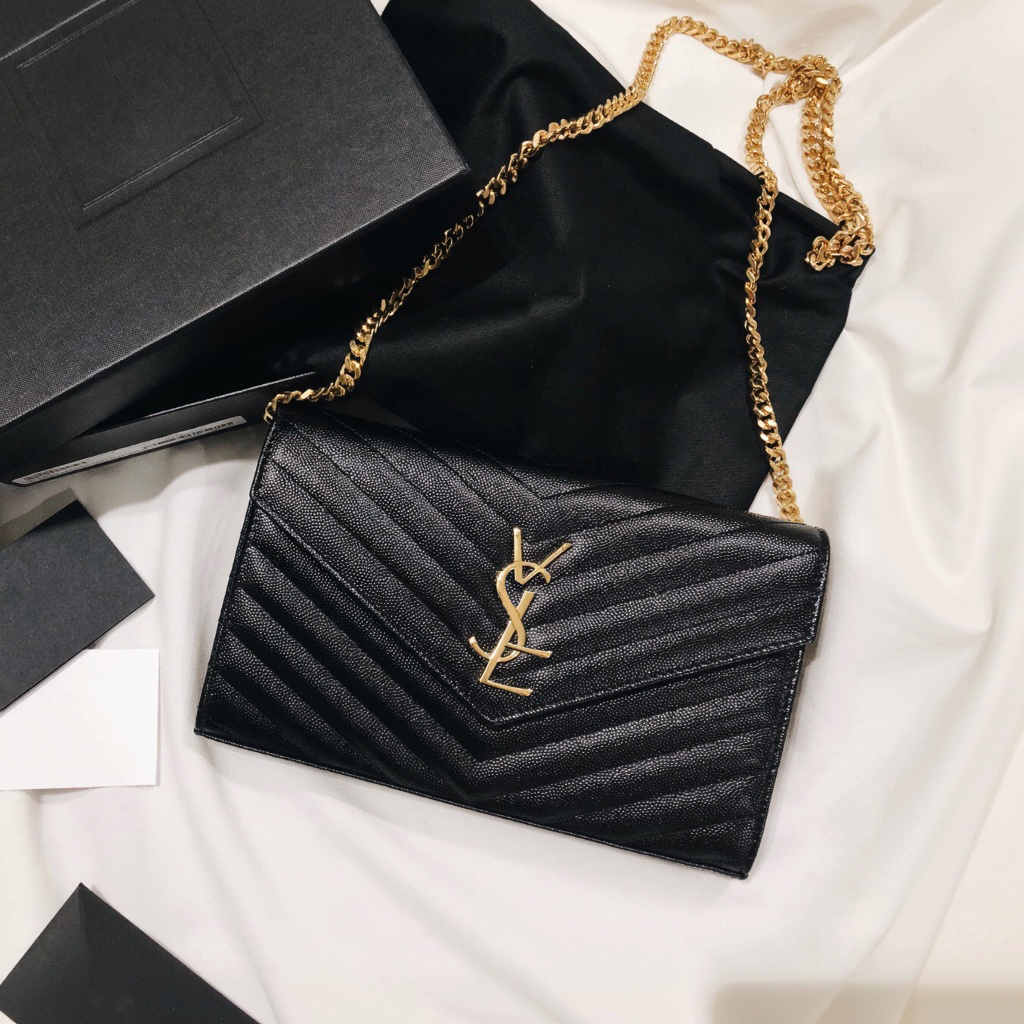 Designer Bags Shoulder Bags Luxury Bags Wallets Crossbody Bags Vintage Quilted Caviar-Patterned Calfskin Flap Crossbody Bag with Gold Hardware Evening Clutch