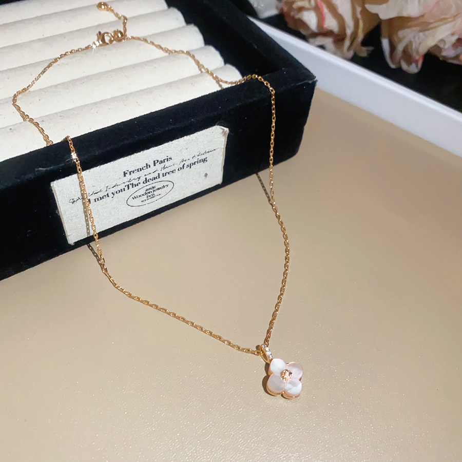 French-style four-leaf clover cherry blossom pink mother-of-pearl bracelet, necklace, and earring set, niche high-end clavicle chain fashion accessory - view 8