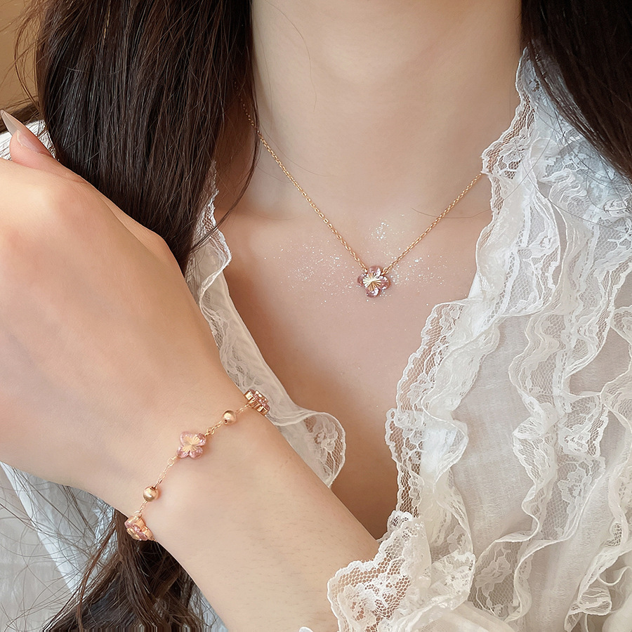 French-style four-leaf clover cherry blossom pink mother-of-pearl necklace, niche high-end clavicle chain fashion accessory - view 6