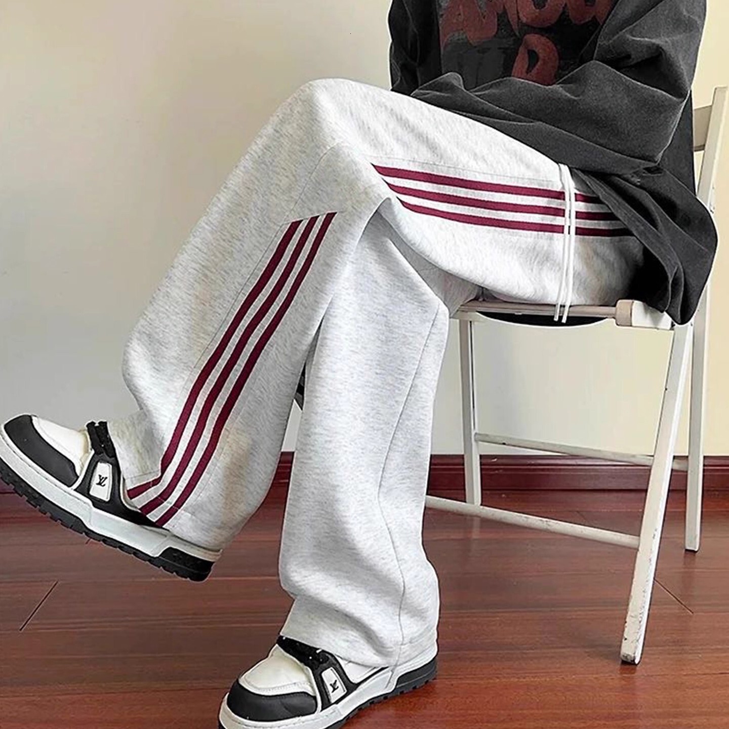 Luxury Brand Designer's New Comfortable White And Gray Sweatpants For Men, Wide-leg, Thick-fabric, Loose-fitting, Straight-cut, Casual And Sporty - view 6