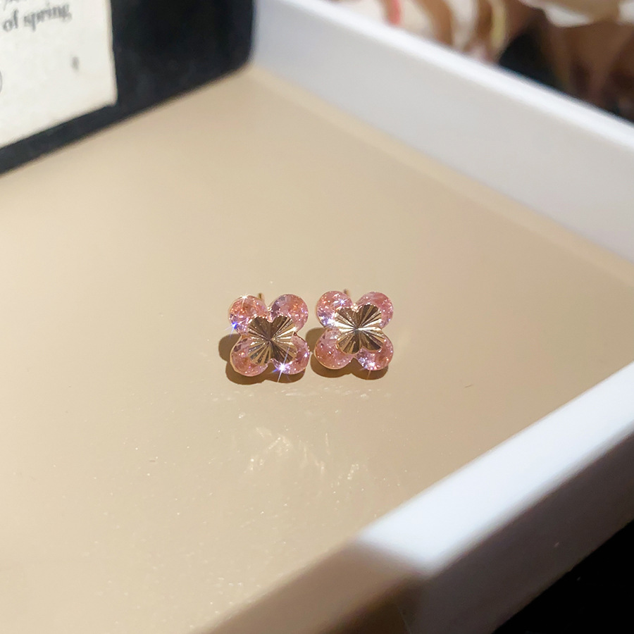 French-style four-leaf clover cherry blossom pink mother-of-pearl bracelet, necklace, and earring set, niche high-end clavicle chain fashion accessory - view 6