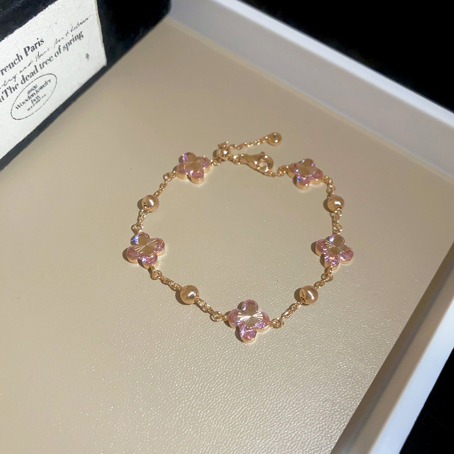 French-style four-leaf clover cherry blossom pink mother-of-pearl bracelet, necklace, and earring set, niche high-end clavicle chain fashion accessory - view 3