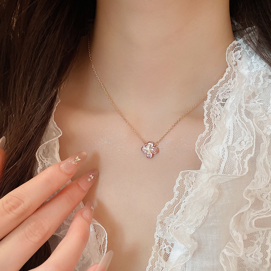 French-style four-leaf clover cherry blossom pink mother-of-pearl necklace, niche high-end clavicle chain fashion accessory - view 4