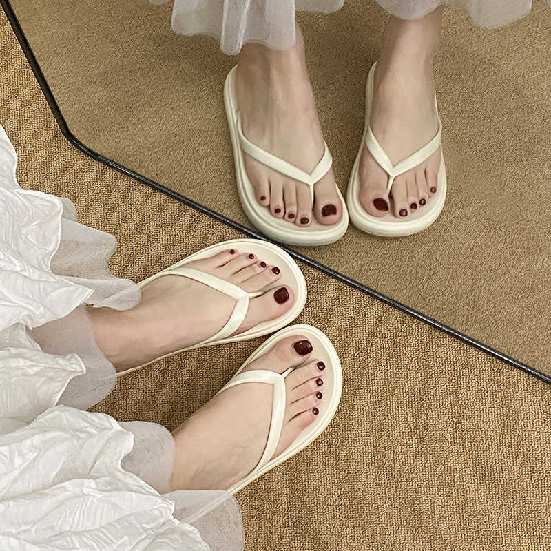 New style beach-friendly slip-on wedge sandals for women, made of EVA material, fashionable for wearing outside, thick sole, anti-slip design X260613