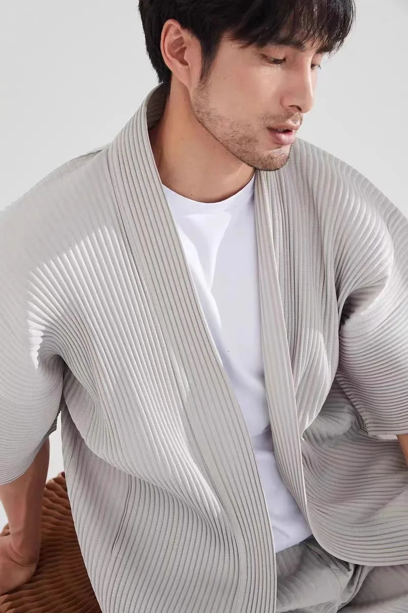 TOP QUALITY ISSEYS MIYAKES Pleated Half Sleeve Suit Dojo Summer Loose Large Size Short Sleeve Jacket 260612 - view 6