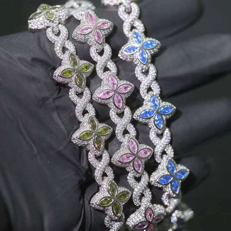 Iced Out Hip Hop Jewelry 8mm Dia Flower Chain Four Leaf Clover Bracelet Sier Moissanite Gift for Anniversary Party - view 6