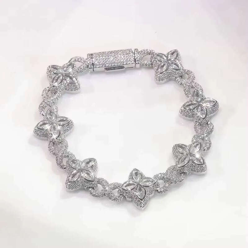 Iced Out Hip Hop Jewelry 8mm Dia Flower Chain Four Leaf Clover Bracelet Sier Moissanite Gift for Anniversary Party - view 5